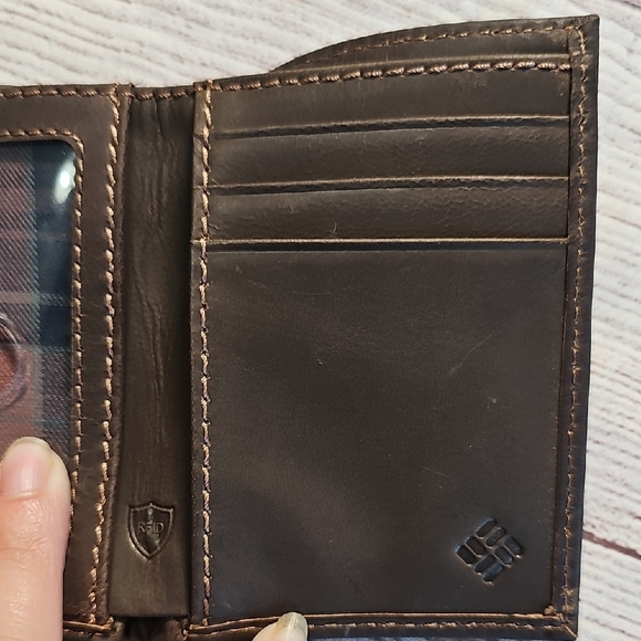 Columbia Dark Brown Leather Wallet - Picture 6 of 11